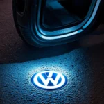 VW Türbeleuchtung Logo Nahaufnahme