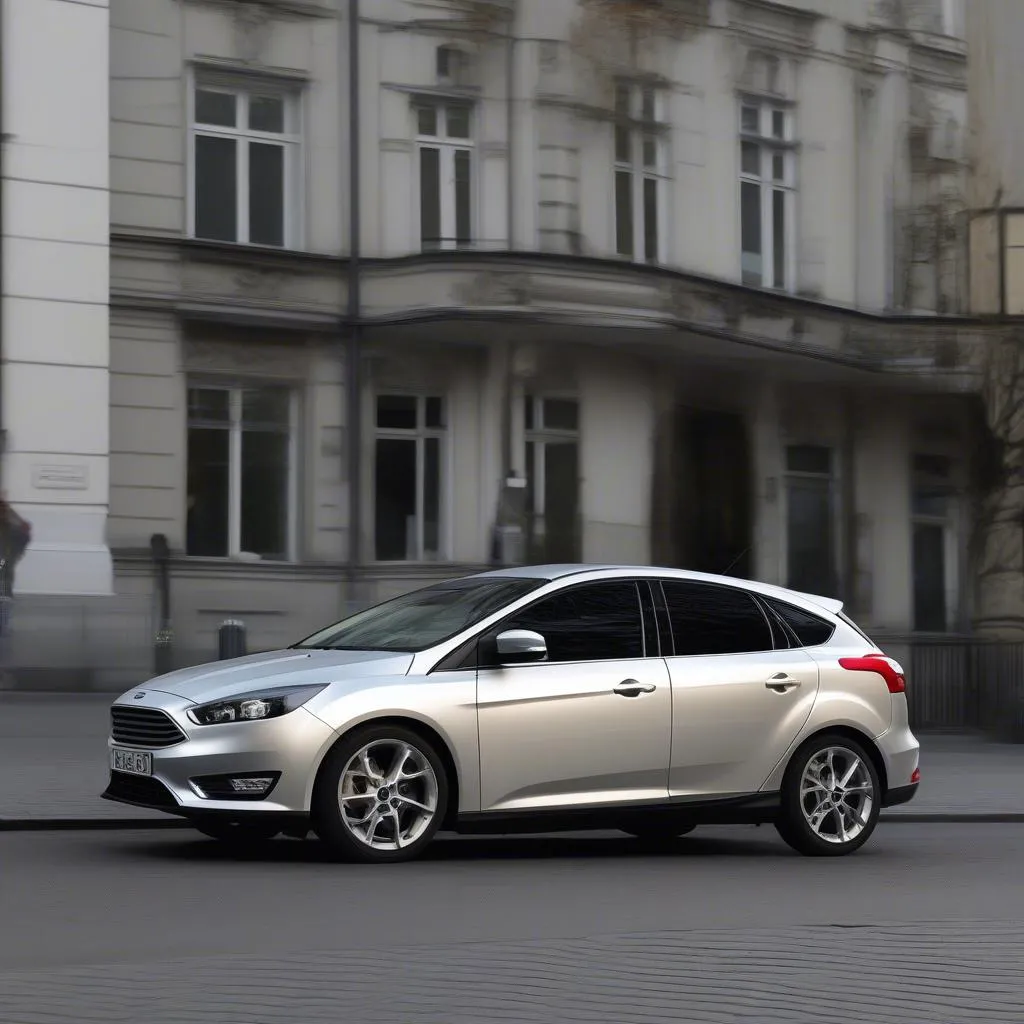 Ein gebrauchter Ford Focus in silberner Farbe.