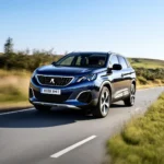 Moderner Peugeot 3008 auf der Straße