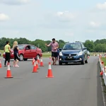 Sichere Fahrmanöver beim ADAC Fahrsicherheitstraining in Hamburg