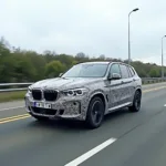 Getarnter BMW Prototyp auf der Straße