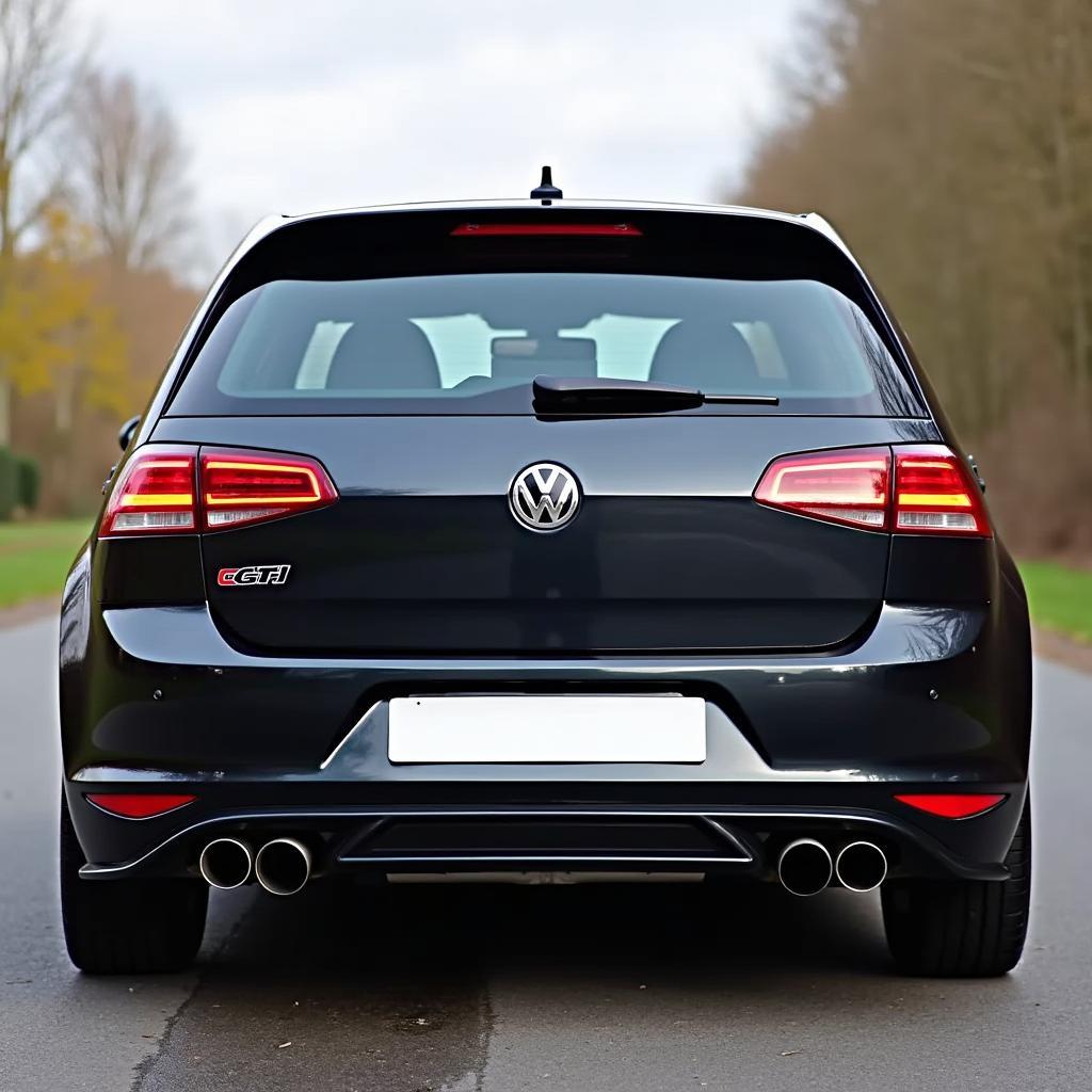 Heckansicht eines Golf 7 GTI mit Sportauspuffanlage