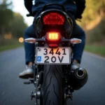 Kennzeichen vibriert am Motorrad