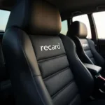 Klassisches Design des Recaro IS2000