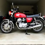 Restaurierte Honda CB 550 Four in klassischem Rot.