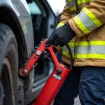 Feuerwehr Bengel Werkzeug im Einsatz bei der Autoreparatur.