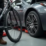 Janitos Fahrradversicherung und Automechanik:  Ein Bild das die Verbindung zwischen Fahrradreparatur und Automechanik darstellt.