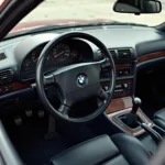 BMW E36 Innenraum: Fahrerorientiertes Cockpit