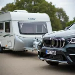 BMW X1 xDrive20d zieht einen Anhänger