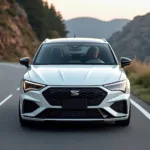 Cupra Leon Neues Modell: Dynamisches Design mit aggressiver Front, markantem Kühlergrill und sportlichen Lufteinlässen.