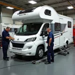 Professionelle Reparatur eines Hymer Alu Wohnmobils in einer Fachwerkstatt.