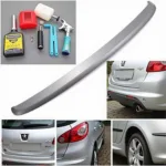 Montage eines Peugeot 206 Spoilers: Schritt-für-Schritt-Anleitung mit detaillierten Bildern.