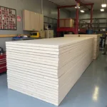 Rigipsplatten 200 x 125 cm Lagerung in einer Autowerkstatt