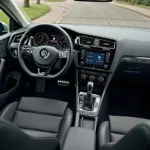 VW Golf 8 Life Innenraum Ausstattung: Dashboard, Lenkrad, Infotainment